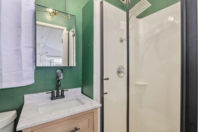 1051 NE Pepperwood Drive, Grants Pass, OR 97526