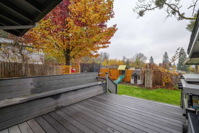 1051 NE Pepperwood Drive, Grants Pass, OR 97526