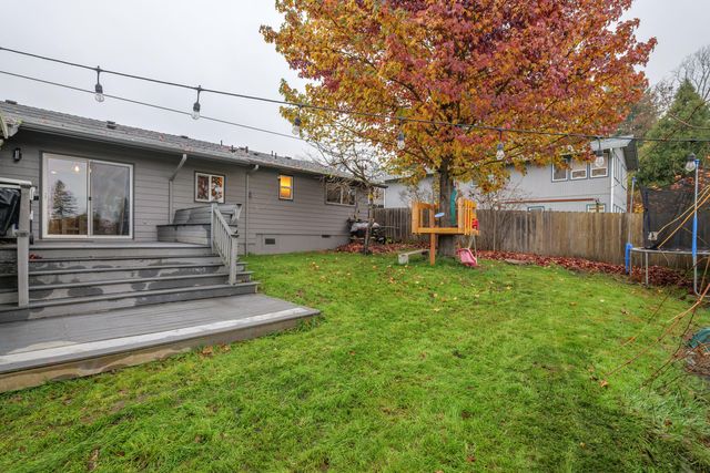 1051 NE Pepperwood Drive, Grants Pass, OR 97526