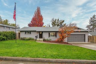 1051 NE Pepperwood Drive, Grants Pass, OR 97526