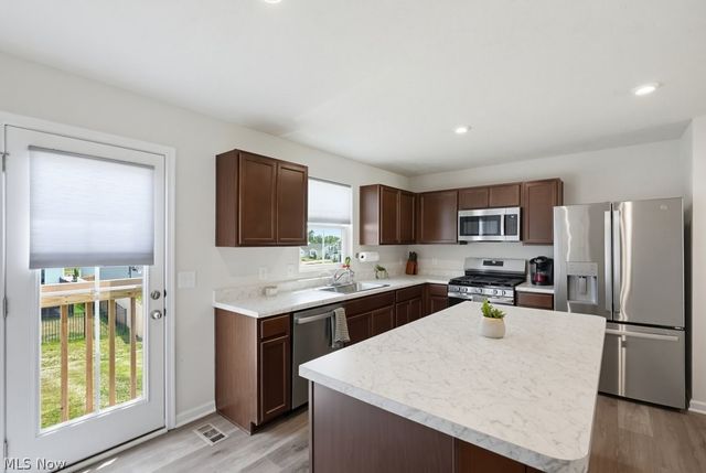 232 Cumberland Trail, Seville, OH 44273