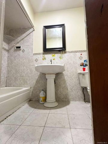 8822 85th Street, Woodhaven, NY 11421
