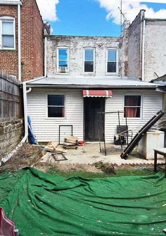 8822 85th Street, Woodhaven, NY 11421