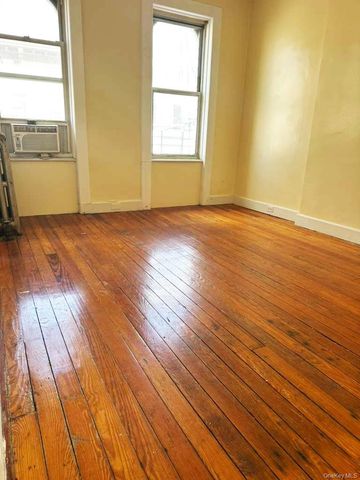 8822 85th Street, Woodhaven, NY 11421