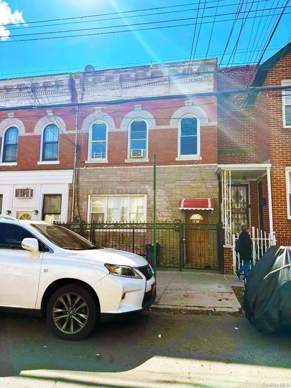 8822 85th Street, Woodhaven, NY 11421