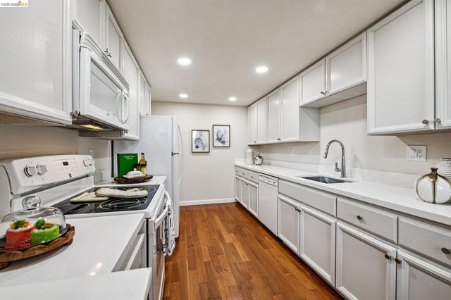 3769 Stoneglen North, Richmond, CA 94806