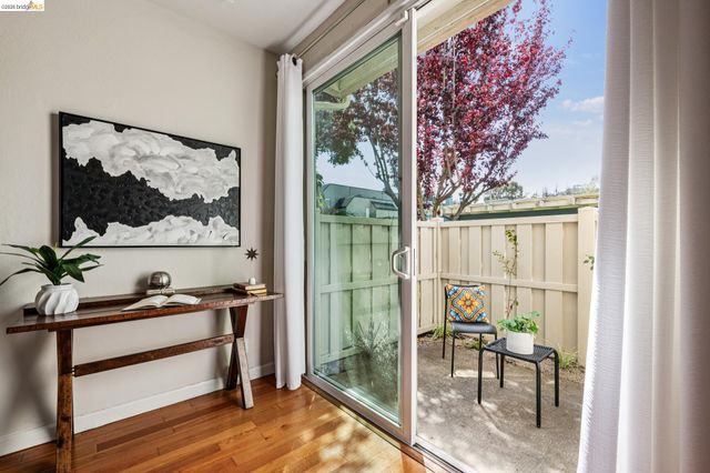 3769 Stoneglen North, Richmond, CA 94806