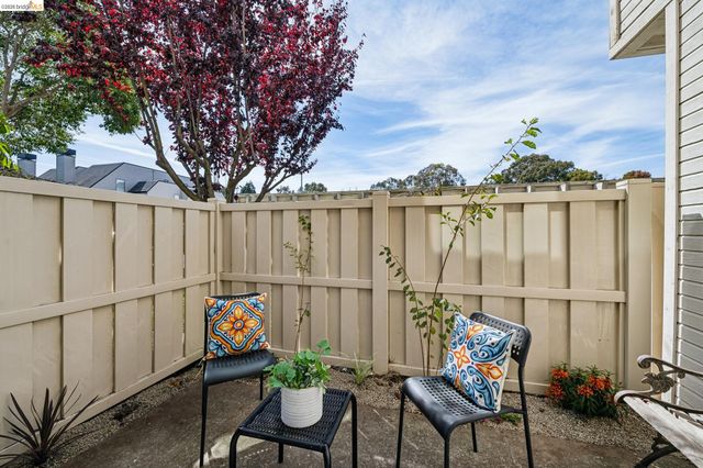 3769 Stoneglen North, Richmond, CA 94806