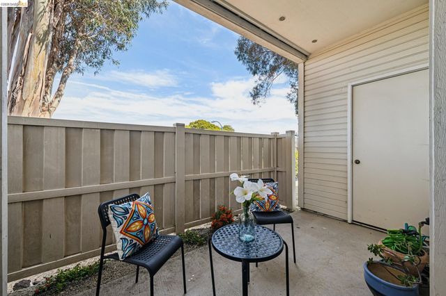 3769 Stoneglen North, Richmond, CA 94806