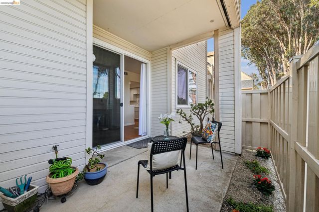 3769 Stoneglen North, Richmond, CA 94806