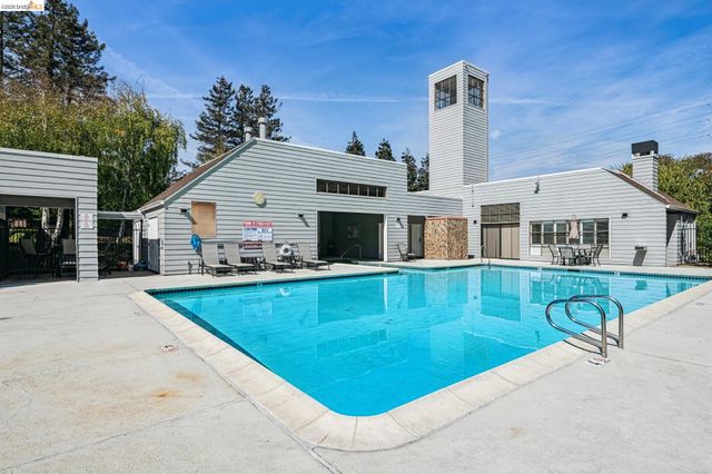 3769 Stoneglen North, Richmond, CA 94806