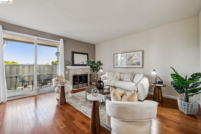 3769 Stoneglen North, Richmond, CA 94806
