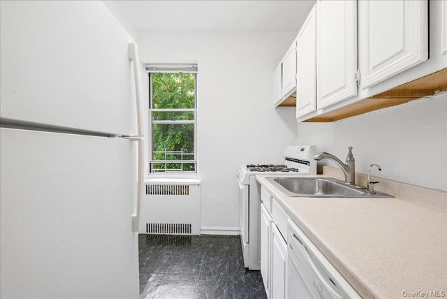 113-14 72nd Road 2J, Forest Hills, NY 11375