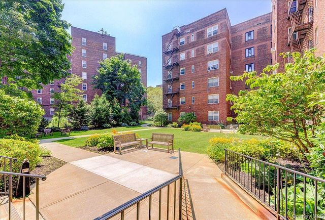 113-14 72nd Road 2J, Forest Hills, NY 11375