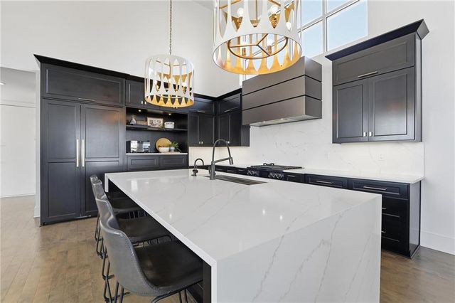 6949 Watson's Country Lane, Parkville, MO 64152