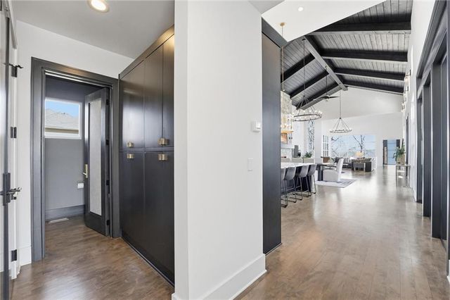 6949 Watson's Country Lane, Parkville, MO 64152