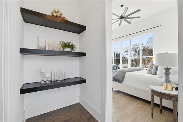 6949 Watson's Country Lane, Parkville, MO 64152