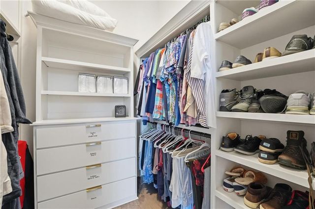 6949 Watson's Country Lane, Parkville, MO 64152