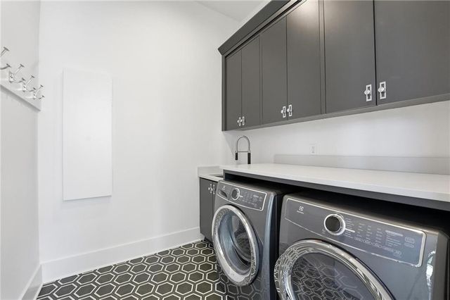 6949 Watson's Country Lane, Parkville, MO 64152