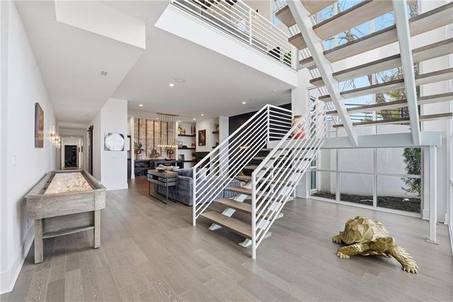 6949 Watson's Country Lane, Parkville, MO 64152