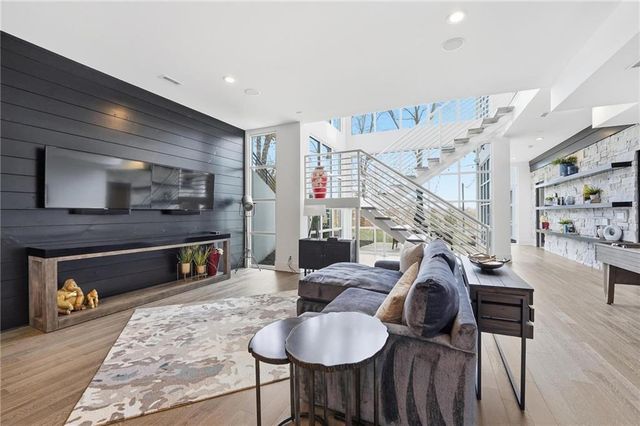 6949 Watson's Country Lane, Parkville, MO 64152