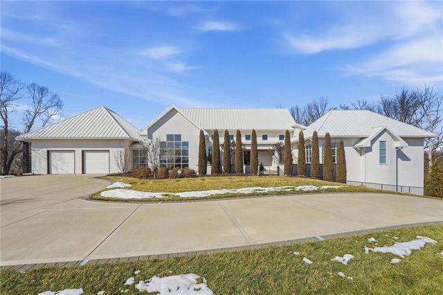 6949 Watson's Country Lane, Parkville, MO 64152