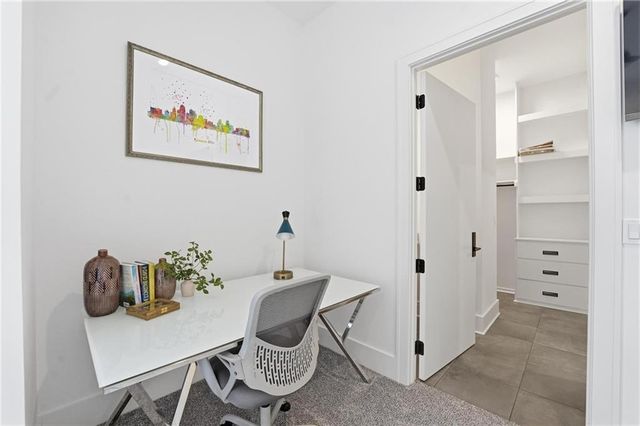 6949 Watson's Country Lane, Parkville, MO 64152