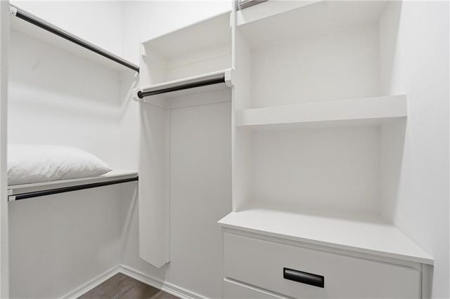 6949 Watson's Country Lane, Parkville, MO 64152