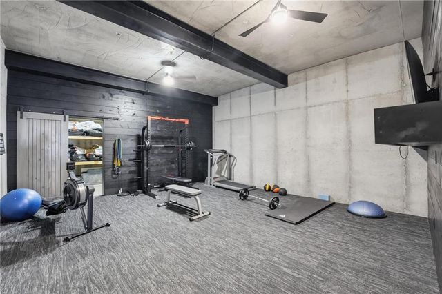 6949 Watson's Country Lane, Parkville, MO 64152