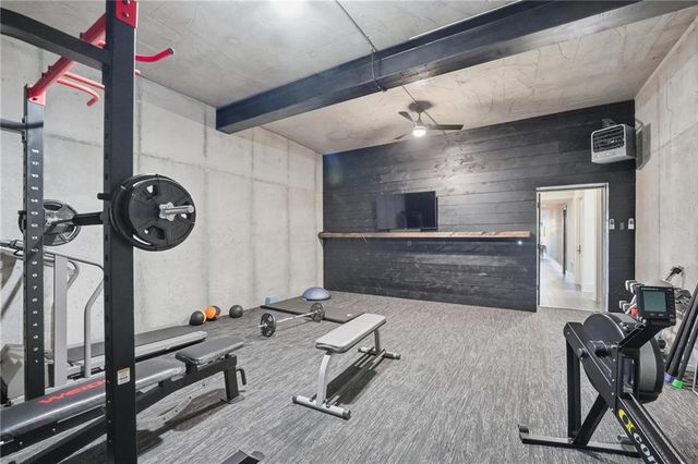 6949 Watson's Country Lane, Parkville, MO 64152