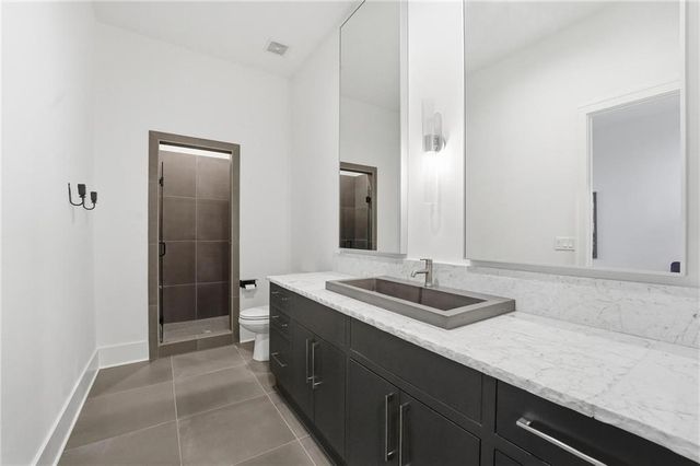 6949 Watson's Country Lane, Parkville, MO 64152