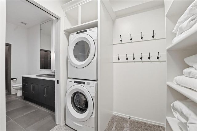 6949 Watson's Country Lane, Parkville, MO 64152