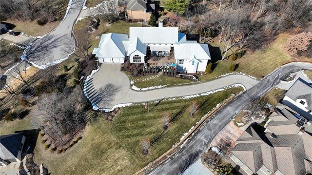 6949 Watson's Country Lane, Parkville, MO 64152