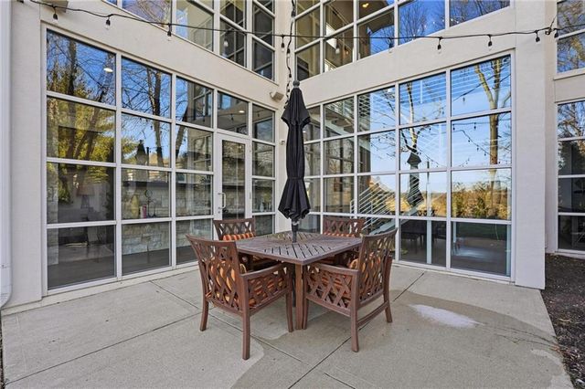 6949 Watson's Country Lane, Parkville, MO 64152