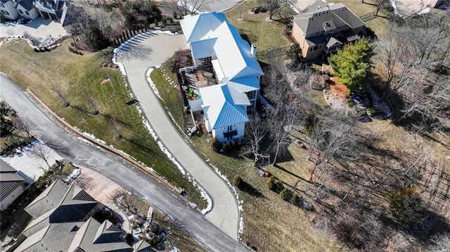 6949 Watson's Country Lane, Parkville, MO 64152