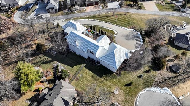 6949 Watson's Country Lane, Parkville, MO 64152