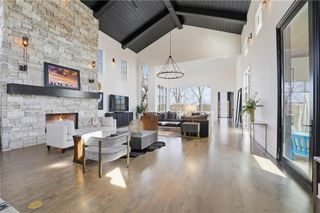 6949 Watson's Country Lane, Parkville, MO 64152