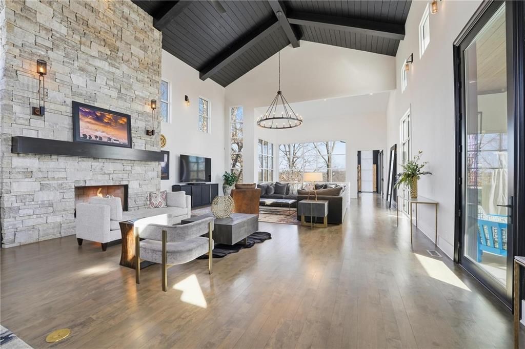 6949 Watson's Country Lane, Parkville, MO 64152