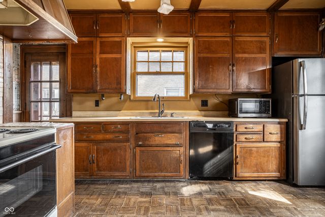 5235 Central Avenue, Indianapolis, IN 46220