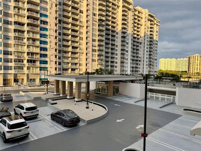 18021 Biscayne Blvd 304, Aventura, FL 33160