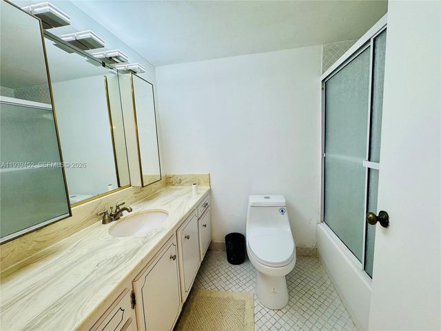 18021 Biscayne Blvd 304, Aventura, FL 33160