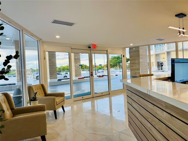 18021 Biscayne Blvd 304, Aventura, FL 33160