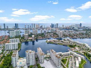 18021 Biscayne Blvd 304, Aventura, FL 33160
