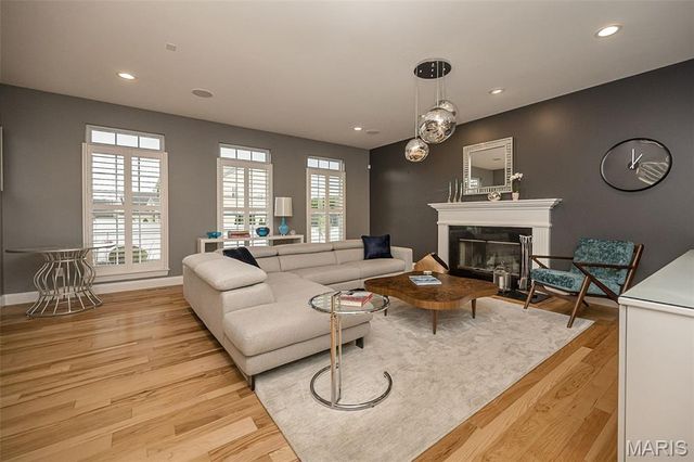 46 Heritage Pointe Circle, Fenton, MO 63026