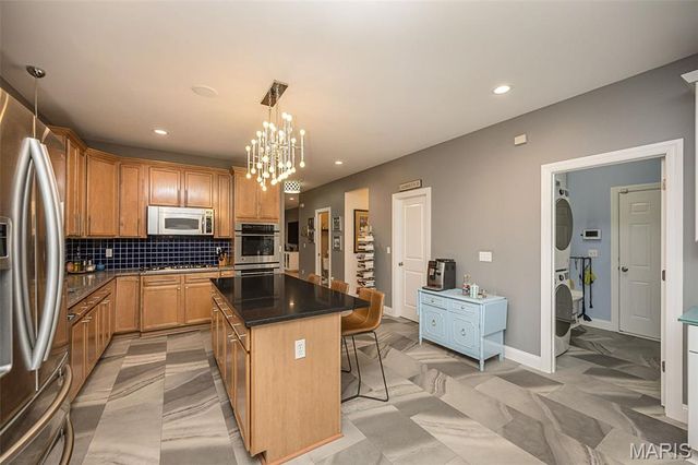 46 Heritage Pointe Circle, Fenton, MO 63026