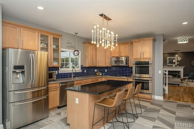 46 Heritage Pointe Circle, Fenton, MO 63026