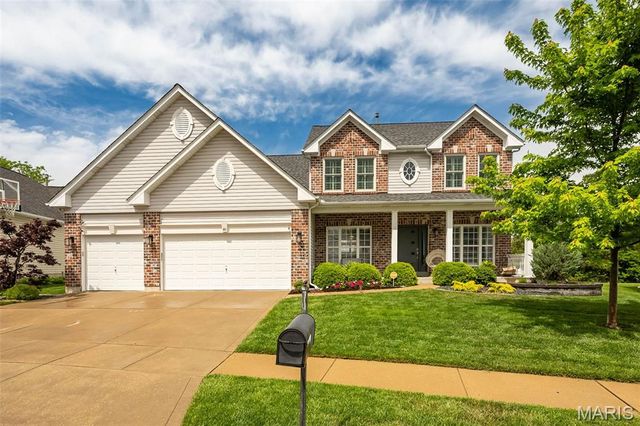 46 Heritage Pointe Circle, Fenton, MO 63026