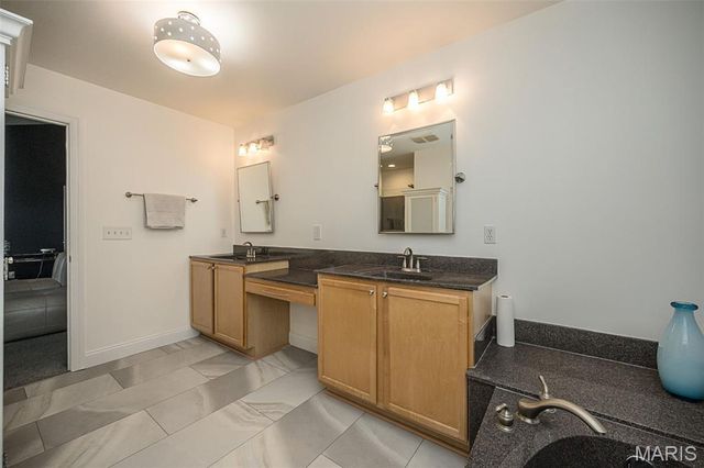 46 Heritage Pointe Circle, Fenton, MO 63026