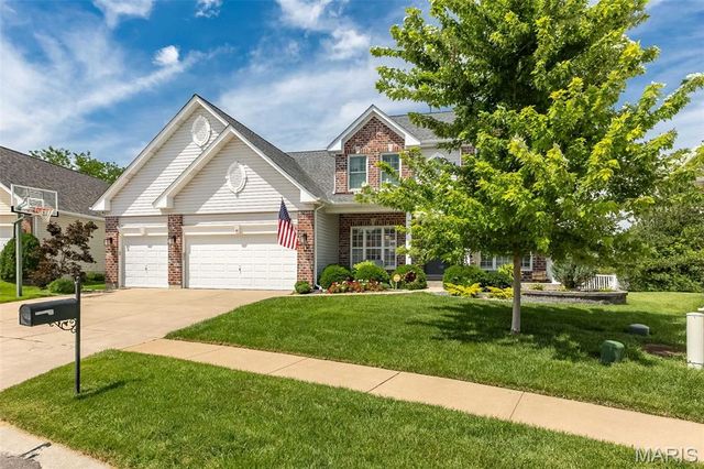 46 Heritage Pointe Circle, Fenton, MO 63026