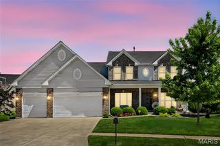 46 Heritage Pointe Circle, Fenton, MO 63026